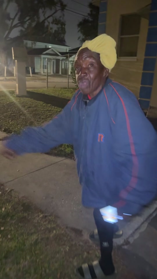 Original upload thumbnail for Hood 😂😂😂